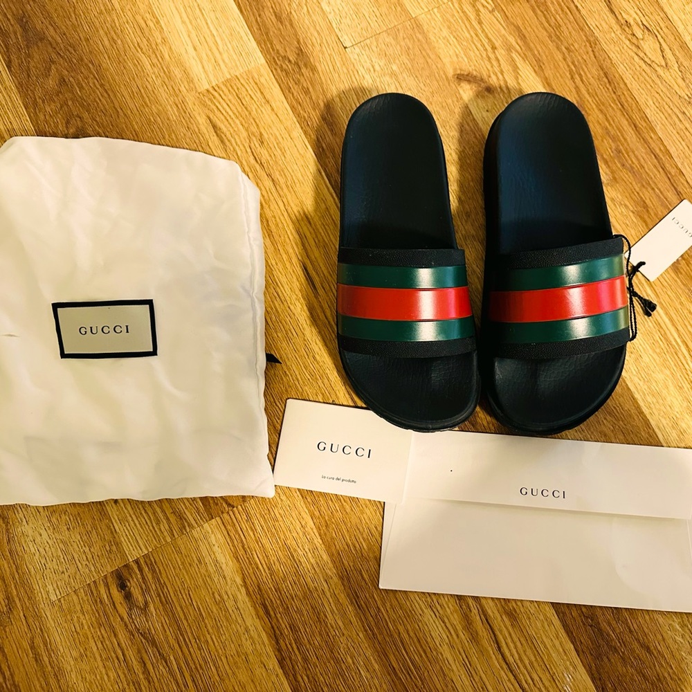 GUCCI SLIDES
